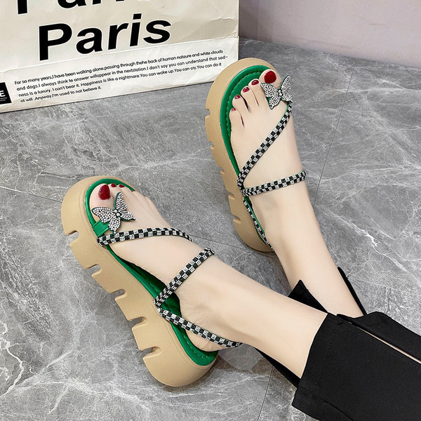 Ležerne ženske papuče s ukrasnim kamenčićima i grubim potplatom