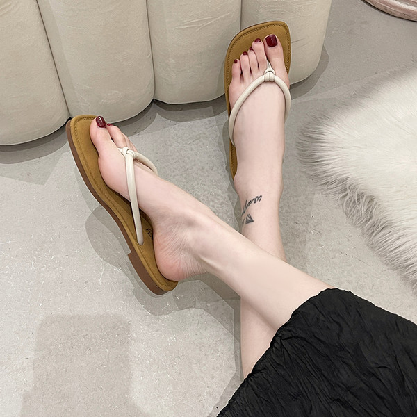 Έκο δερμάτινες παντόφλες με τετράγωνη επίπεδη σόλα για γυναίκες