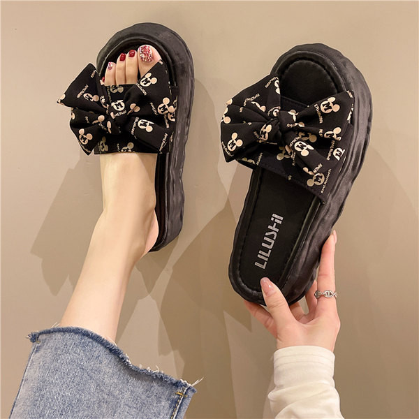 Γυναικείες παντόφλες με κορδέλα σε τρία χρώματα