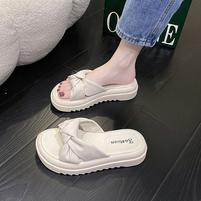 Γυναικείες παντόφλες με υφασμάτινες τιράντες με κόμπο