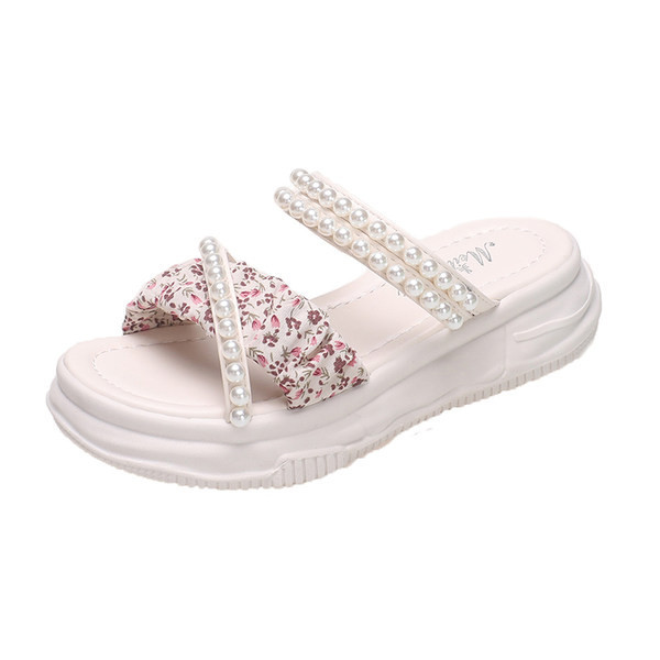 Γυναικείες καλοκαιρινές παντόφλες με ψηλή σόλα και διακόσμηση με πέρλες