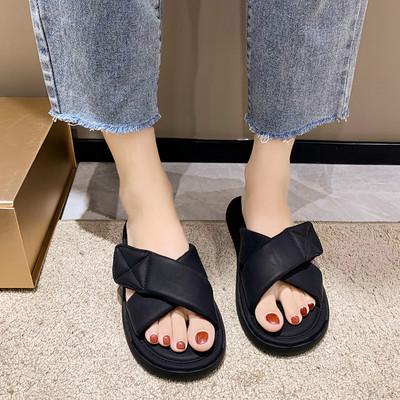 Γυναικείες παντόφλες με απαλά σταυρωτα λουράκια