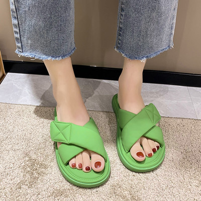 Γυναικείες παντόφλες με απαλά σταυρωτα λουράκια