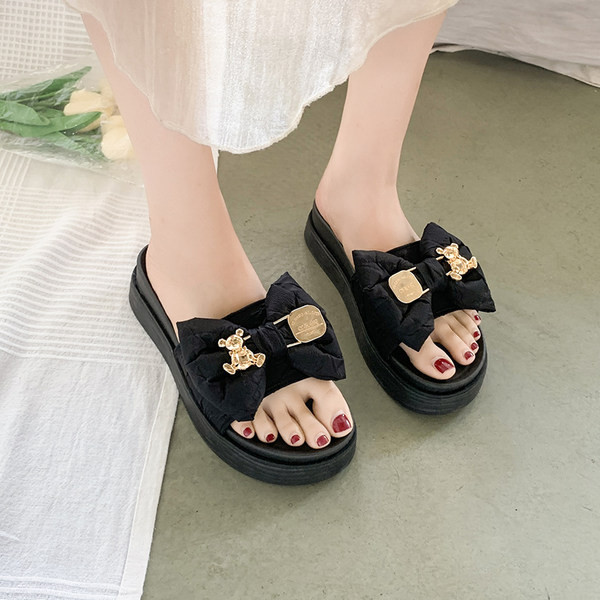 Novi model ženskih papuča sa trakom