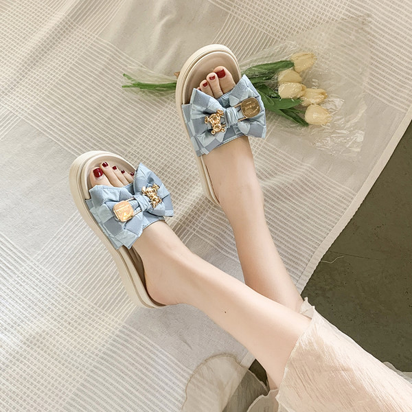 Novi model ženskih papuča sa trakom