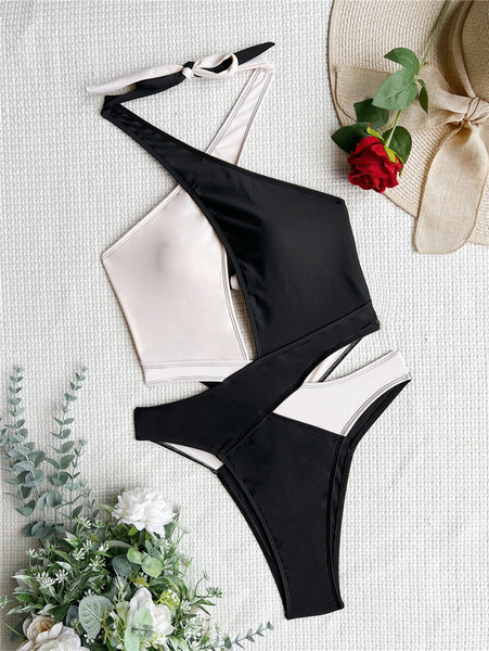 Ženski jednodijelni kupaći kostim visokog kroja