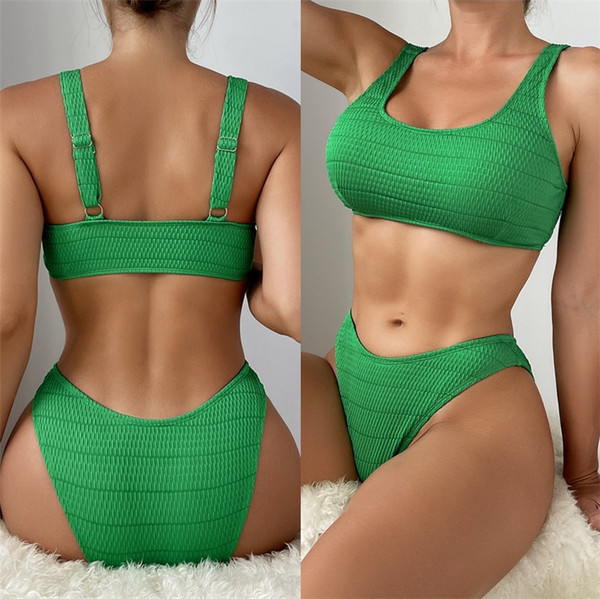 Moteriškas dviejų dalių maudymosi kostiumėlis su kvadratine iškirpte ir reguliuojamais petnešėlėmis