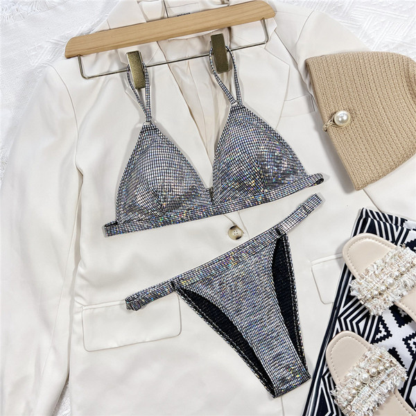 Ženski dvodijelni kupaći kostim s podesivim naramenicama i sjajnim elementima