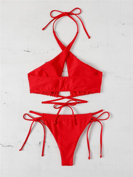Novi model ženskog kupaćeg kostima sa vezicama u crvenoj boji