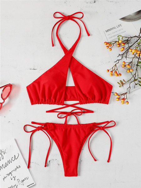 Novi model ženskog kupaćeg kostima sa vezicama u crvenoj boji