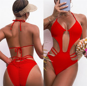 Μοντέρνο ολόσωμο μαγιό με κορδόνια και κοψίματα