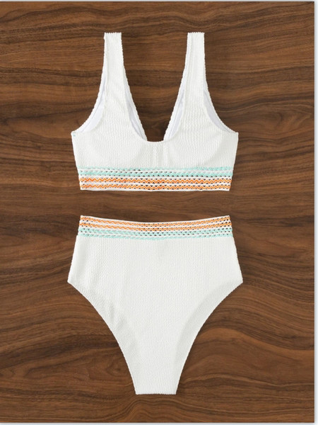 Novi model ženskog dvodijelnog kupaćeg kostima