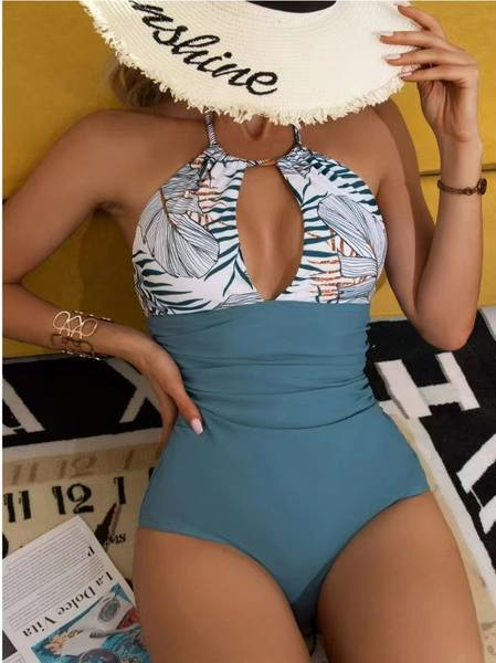 Jednodijelni kupaći kostim s dubokim dekolteom