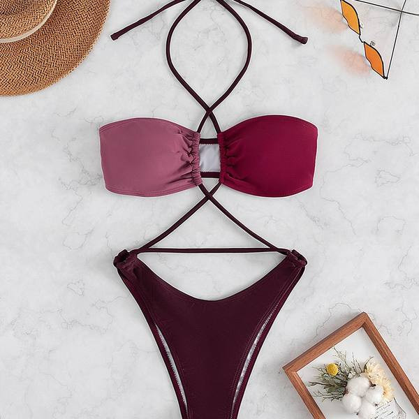 Ženski jednodijelni kupaći kostim s izrezima