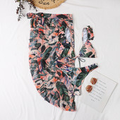 Μοντέρνο γυναικείο μαγιό σε τρία μέρη