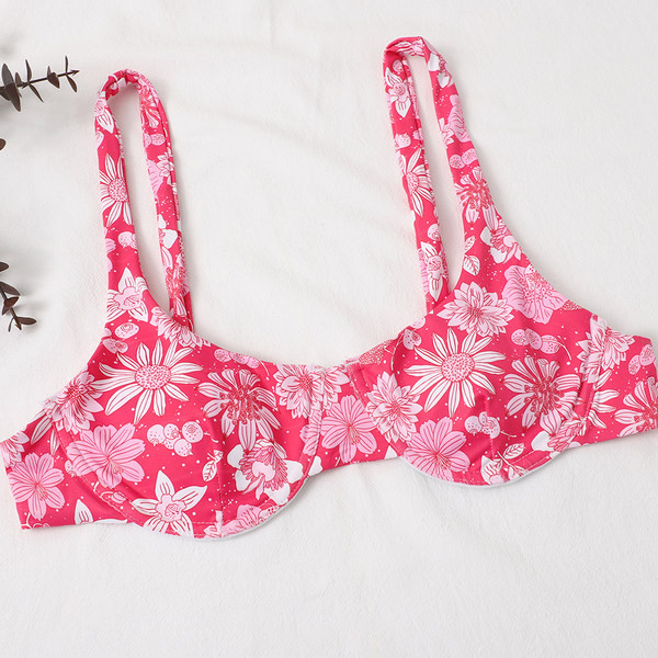 Γυναικείο μαγιό  με φλοράλ μοτίβα