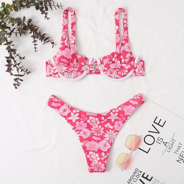 Γυναικείο μαγιό  με φλοράλ μοτίβα