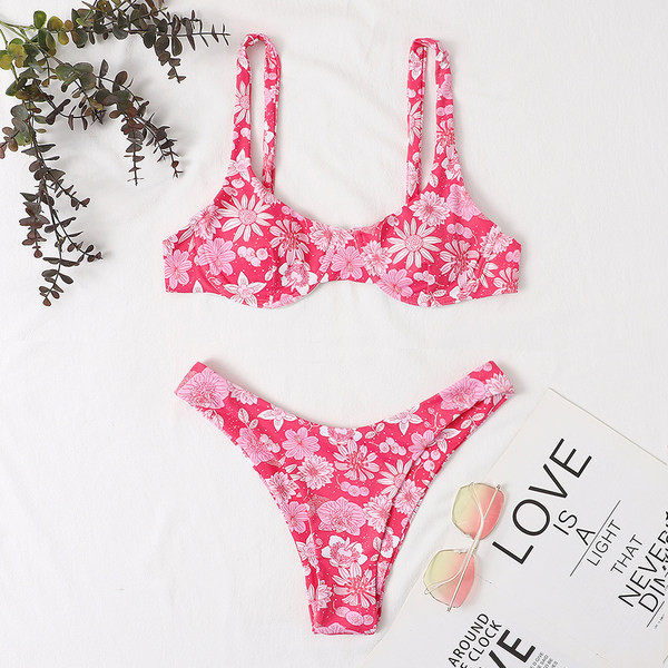 Γυναικείο μαγιό  με φλοράλ μοτίβα