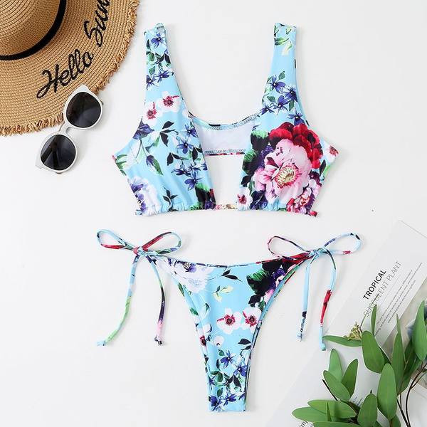 Μαγιό με φλοράλ μοτίβα και κορδόνια