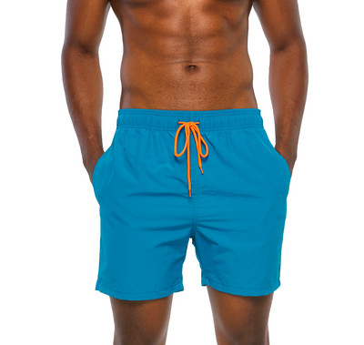 Μονόχρωμο ανδρικό σορτς με κορδόνια κατάλληλο για την παραλία