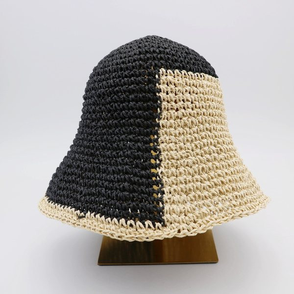 Ženska ribarska kapa