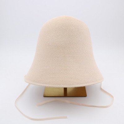 Γυναικείο καπέλο με γείσο και μεταλλικό στοιχείο