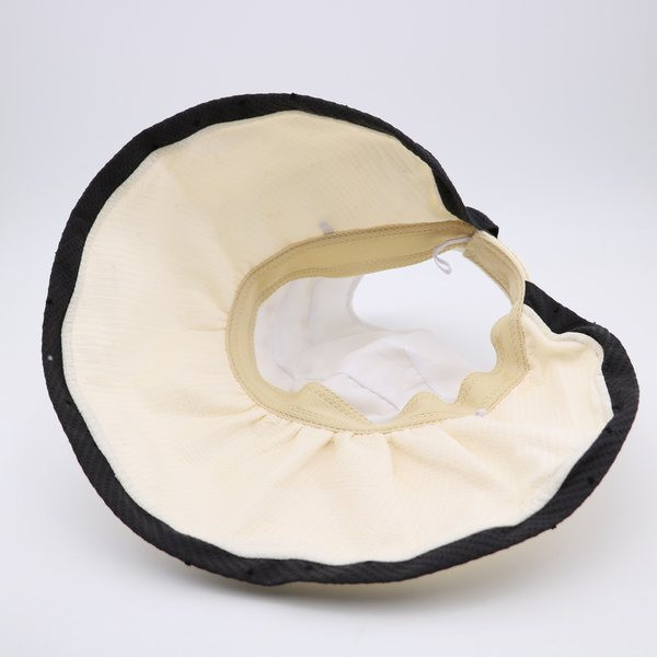 Ženski tekstilni šešir s velikim obodom