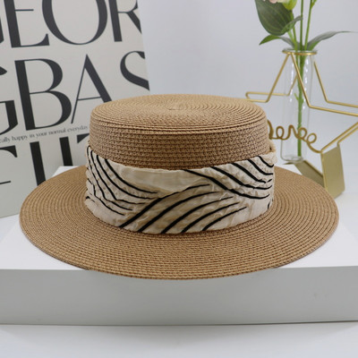 Γυναικείο καπέλο με φαρδύ γείσο