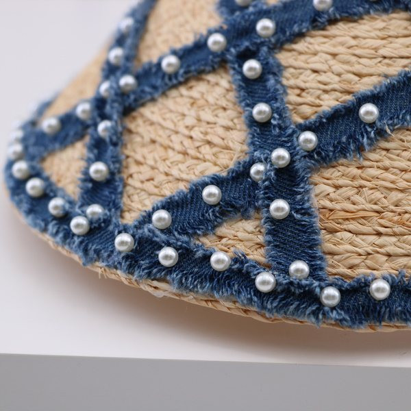 Ženski moderan šešir s perlama