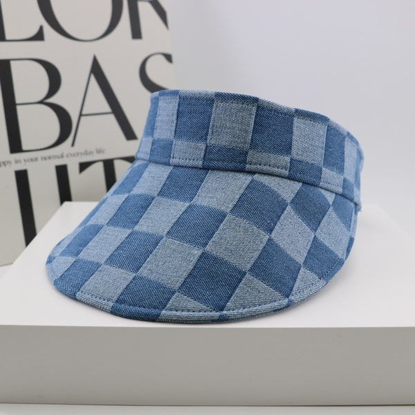 Ženski podesivi karirani šešir sa šiltom