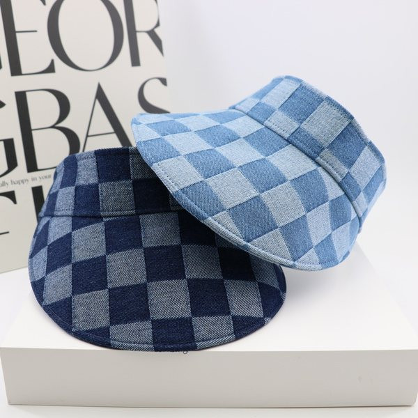 Ženski podesivi karirani šešir sa šiltom