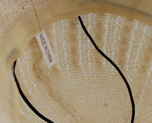 Pălărie de damă - universală în dungi