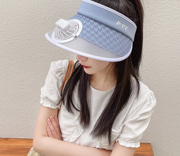 Ženski šešir - s lepezom