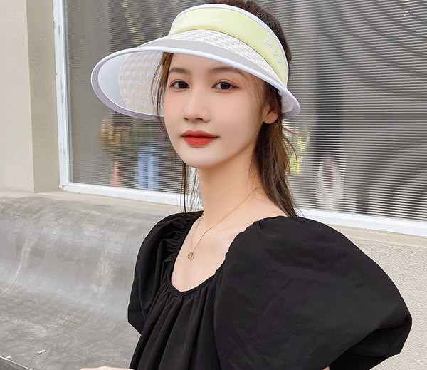 Ženski šešir - s lepezom