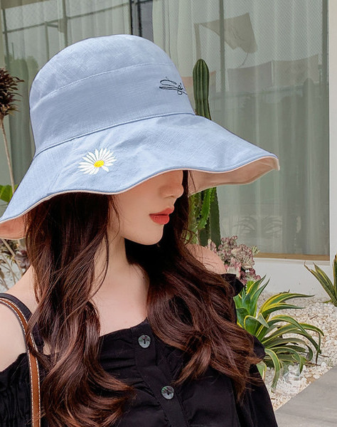 Ženska kapa za sunčanje s vezom