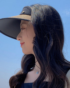 Γυναικείο ψάθινο γείσο σε πολλά χρώματα