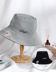 Γυναικείο καπέλο - με στάμπα μαργαρίτα