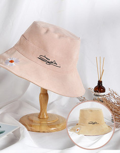 Γυναικείο καπέλο - με στάμπα μαργαρίτα