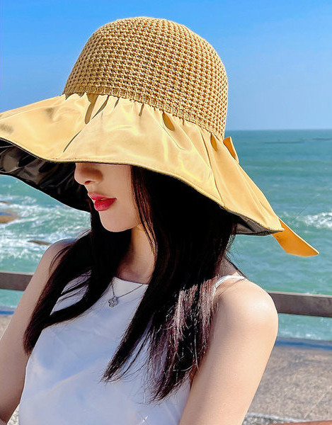 Pălărie pentru femei - cu bor mare și panglică