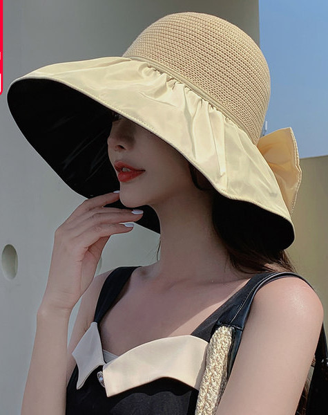 Γυναικείο ψάθινο καπέλο με φαρδύ υφασμάτινο γείσο