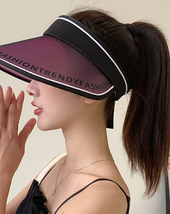 Γυναικείο καπέλο - με μεγάλο γείσο