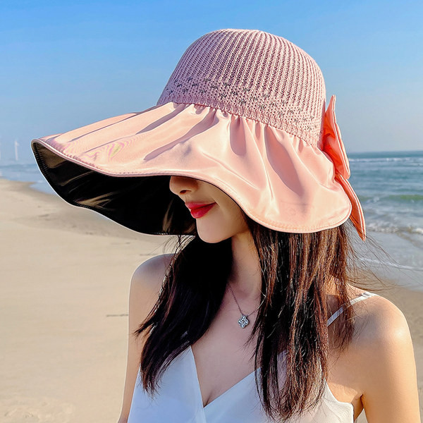 Ženski slamnati šešir s tekstilnim šilterom