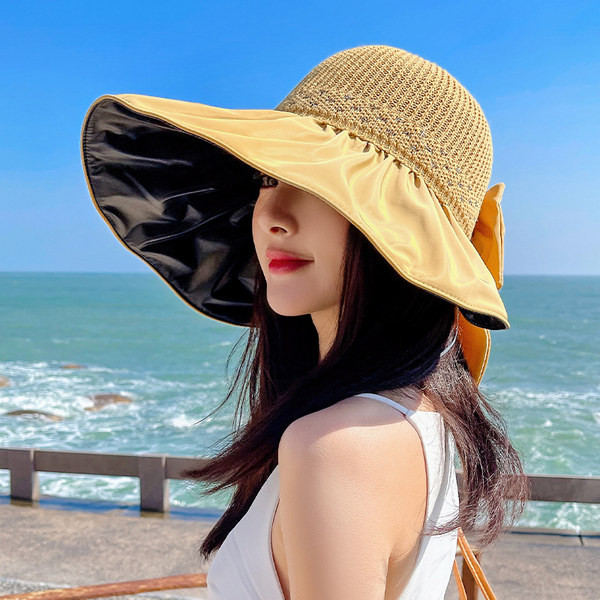 Ženski slamnati šešir s tekstilnim šilterom