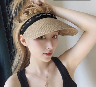 Γυναικείο ψάθινο καπέλο - με σκίαστρο ενάντια στις υπεριώδεις ακτίνες