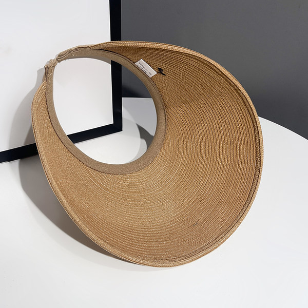 Μοντέρνο ψάθινο γείσο με μεταλλική προφορά