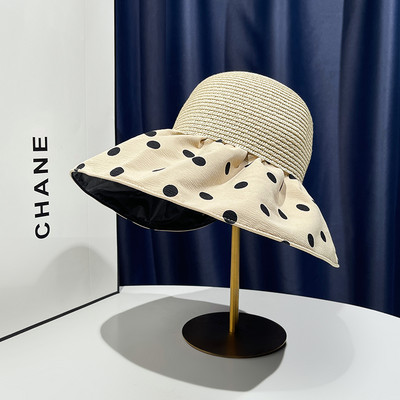 Καλοκαιρινό ψάθινο καπέλο με υφασμάτινο γείσο