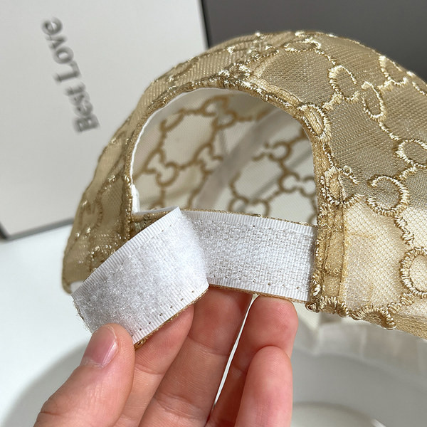 Ženski šešir s mrežastim šilterom i vezom