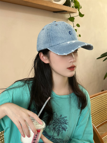 Ležerna ženska traper kapa sa šiltom