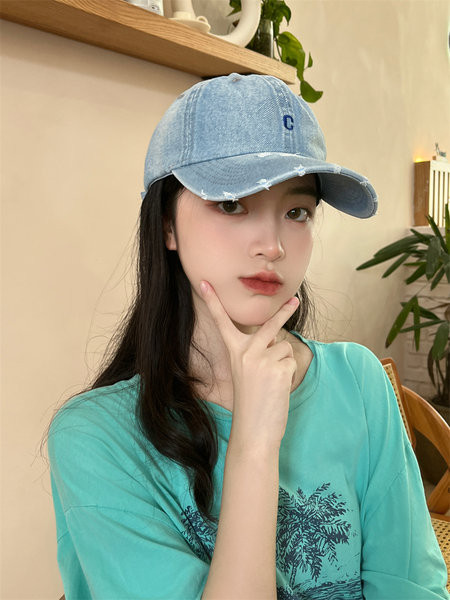 Ležerna ženska traper kapa sa šiltom