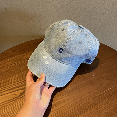 Γυναικείο τζιν καπέλο με κέντημα και γείσο